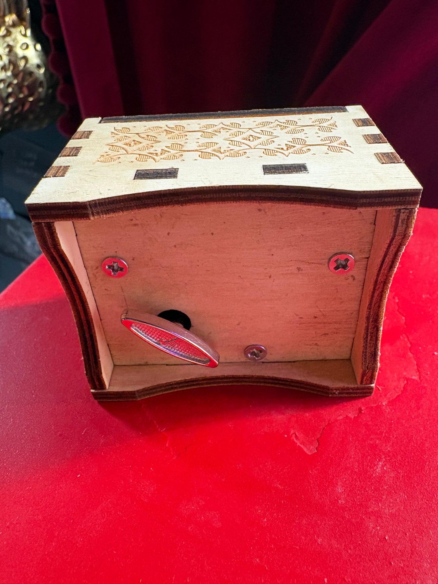 Labyrinth music box
