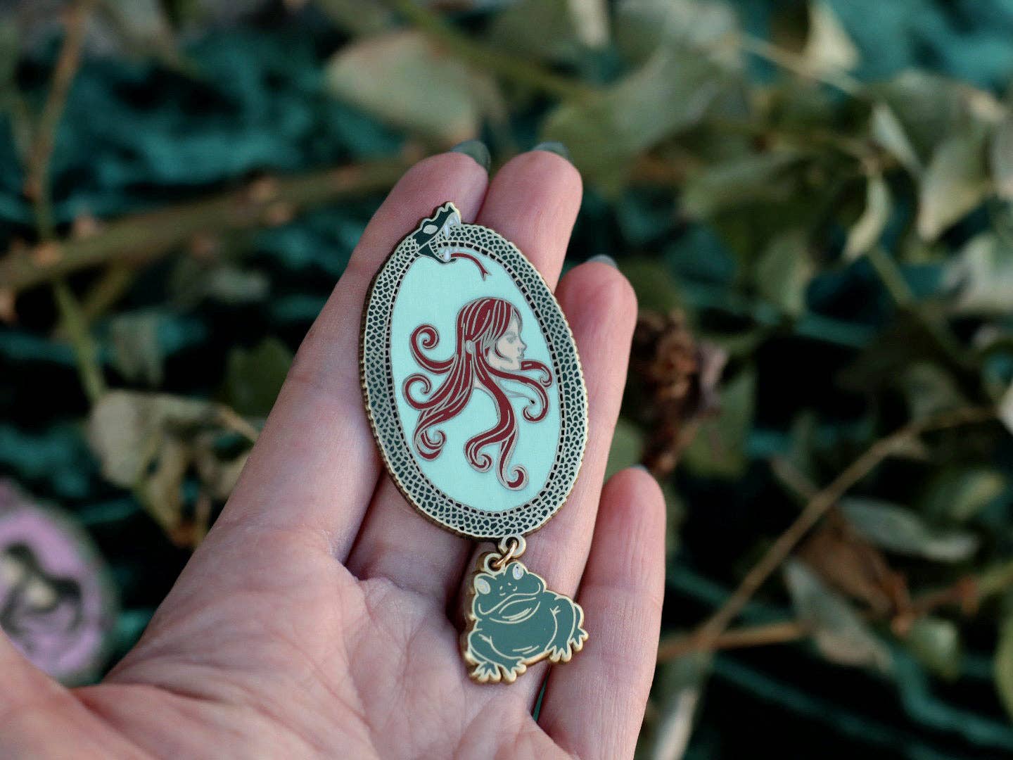 Sally + Gilly Owens Pin Set